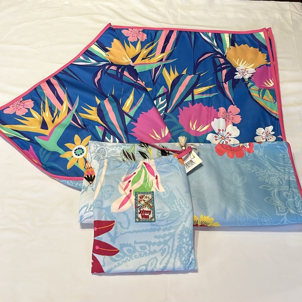 Johnny Was Rainbow Floral Beach Towel reversible 40"x70" NWT - Picture 8 of 9